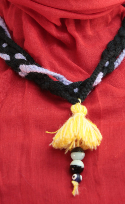 Necklace black yellow